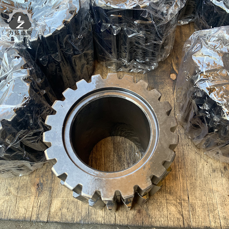 SK200-3 Excavator Gear 2ND Travel Reduction Gear Shaft  Type